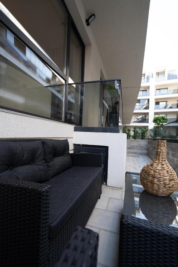 G34 - Modern Studio @ Parliament Bukares Bagian luar foto