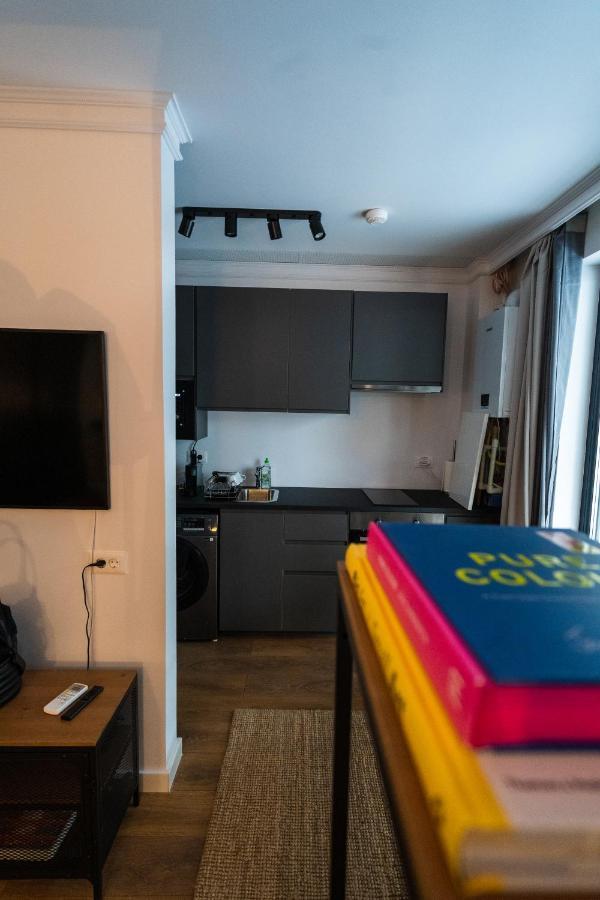 G34 - Modern Studio @ Parliament Bukares Bagian luar foto