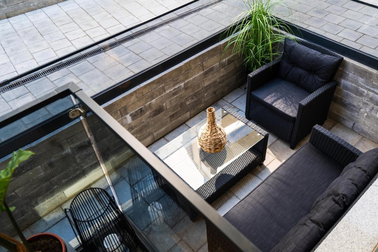 G34 - Modern Studio @ Parliament Bukares Bagian luar foto